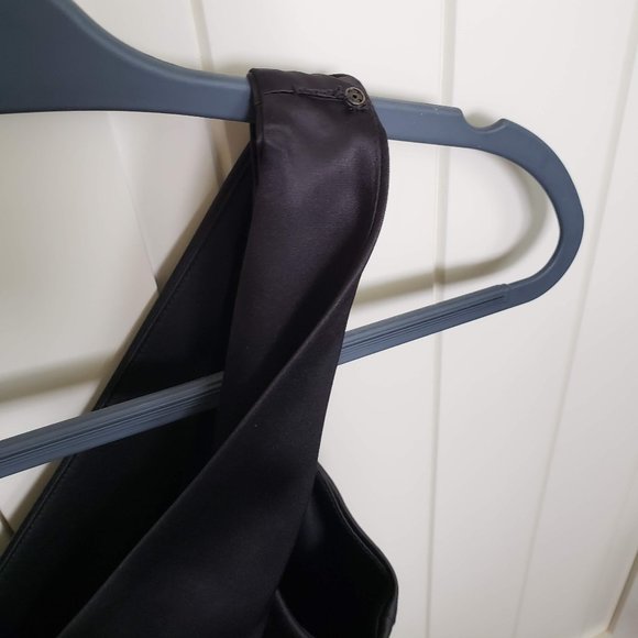 Silky Calvin Klein LBD - Picture 5 of 6